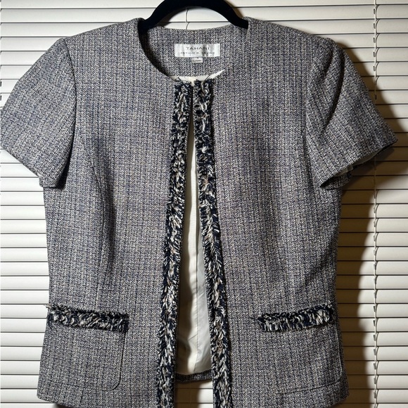 Tahari Gray Tweed Short Sleeve Blazer Size 4 Women's Business Casual - Picture 1 of 4